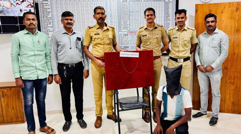 कोयत्याचा वार करत प्रेमी युगलाला लुटणारा आरोपी अखेर ‘जेरबंद कोयत्याचा वार करत प्रेमी युगलाला लुटणारा आरोपी अखेर ‘जेरबंद